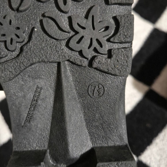 Very Cherry black Mary Jane shoes size 7.5 - Picture 4 of 4